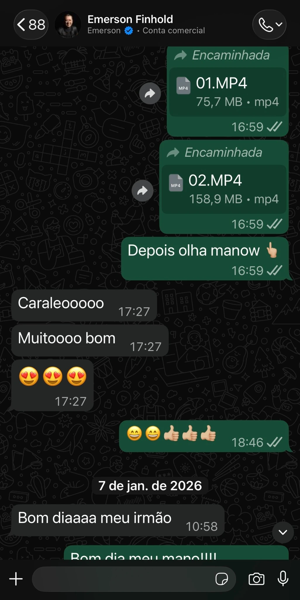 Print de conversa com feedback positivo de cliente sobre os vídeos editados